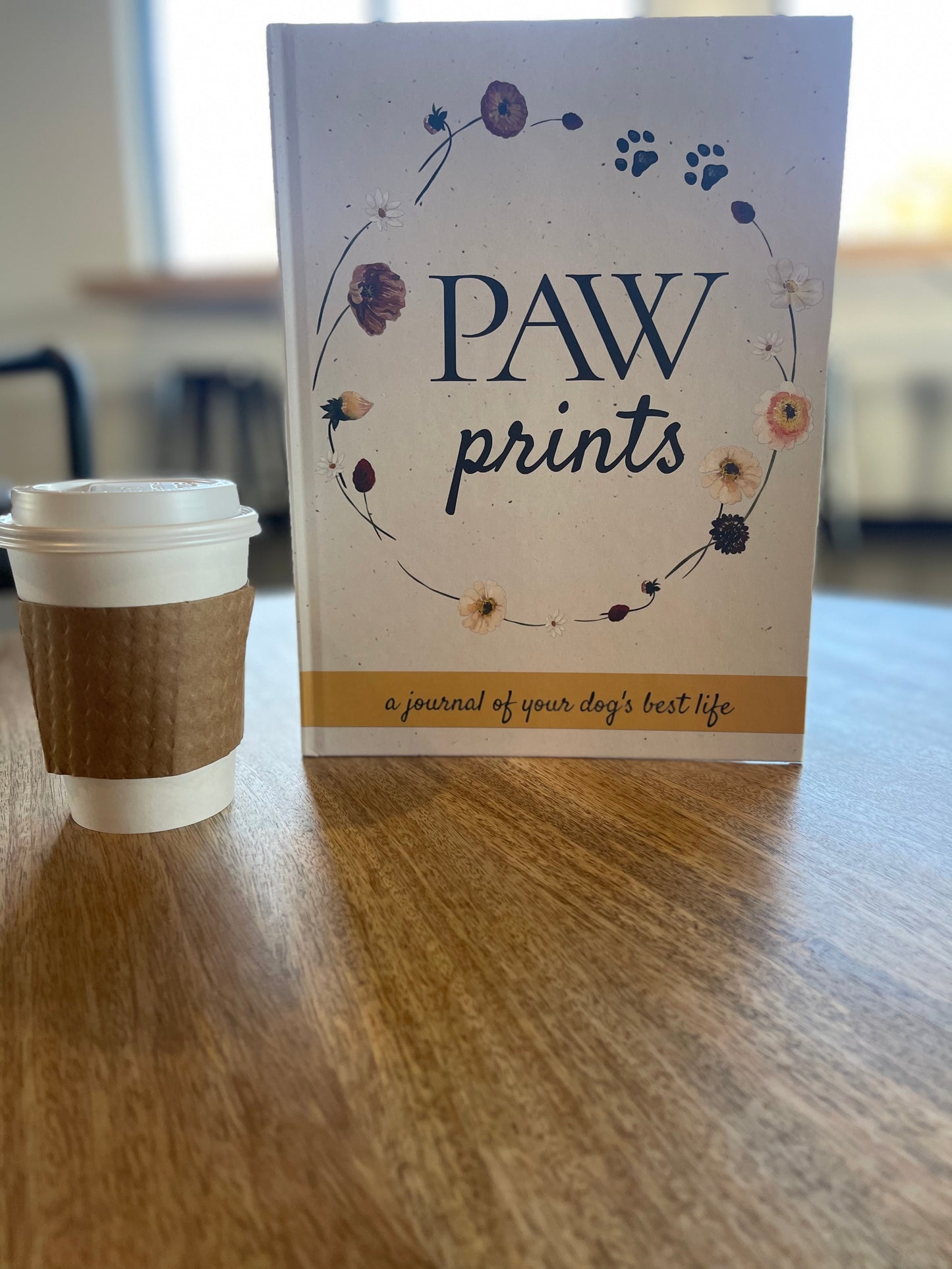 Puppy Book - Paw Prints: A Journal of Your Dog's Best Life